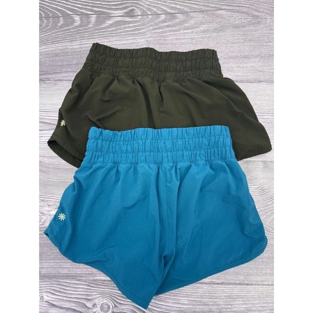 2 Athleta girl shorts run free 2.5cm medium 8-10 kids girls